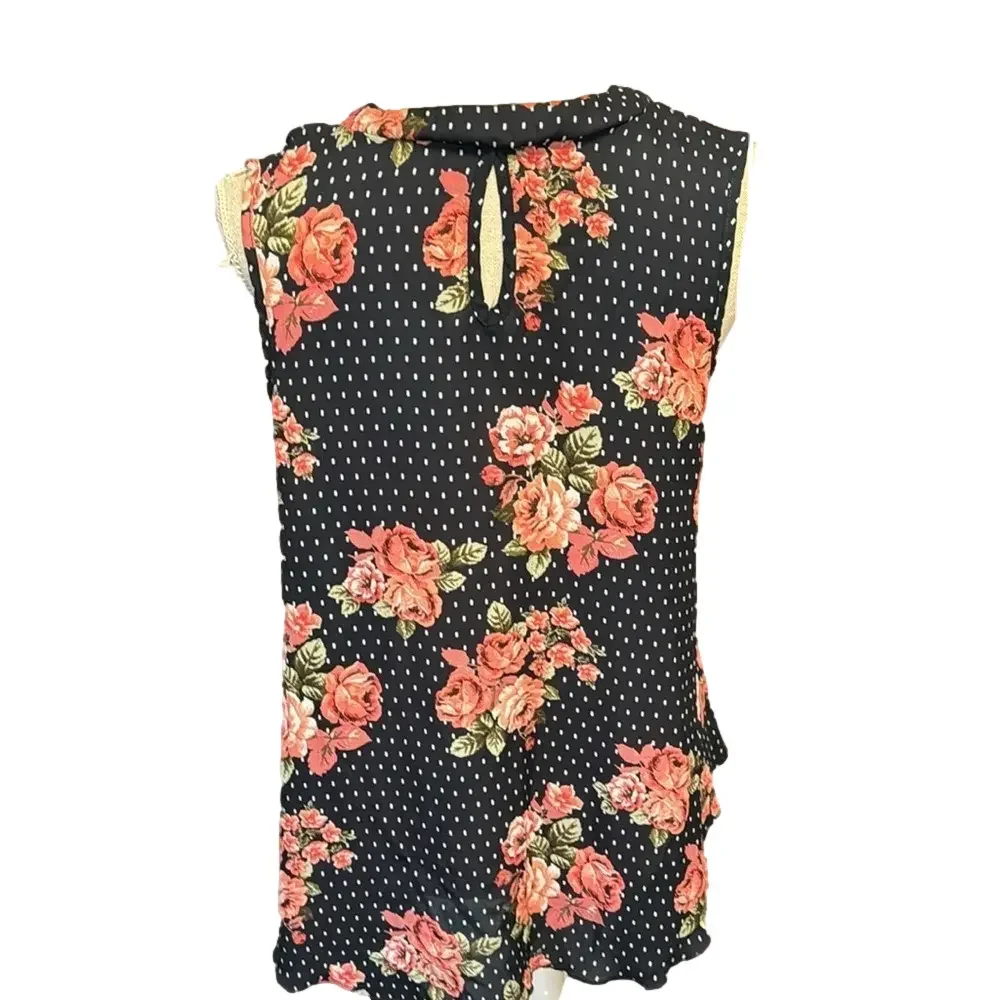 Tiffany & Grey Sleeveless Lightweight Floral Blouse Size LP - Picture 4 of 4